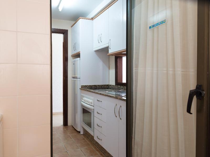 Gemelos 4 Benidorm Rom bilde
